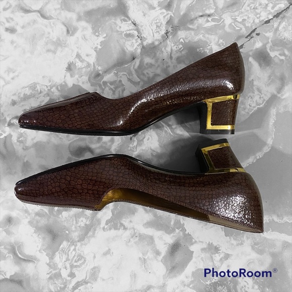 J. Renee Brown Snakeskin Patterned Shoes - Picture 6 of 9